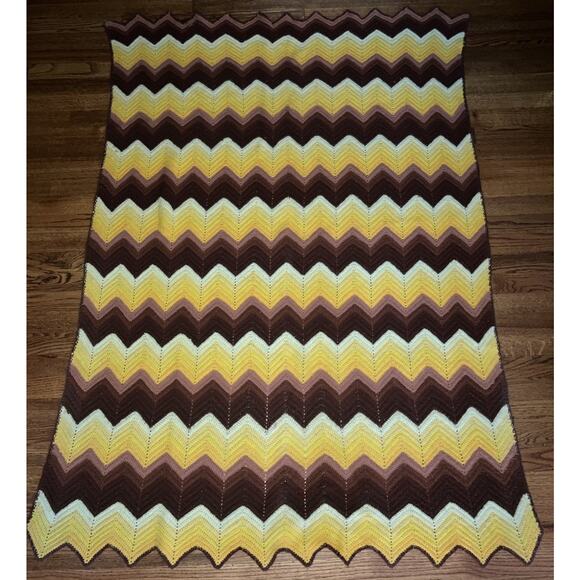 Vintage 70s Handmade Afghan. Brown, Pink, Yellow, White. Crochet. Nice! - Picture 1 of 2
